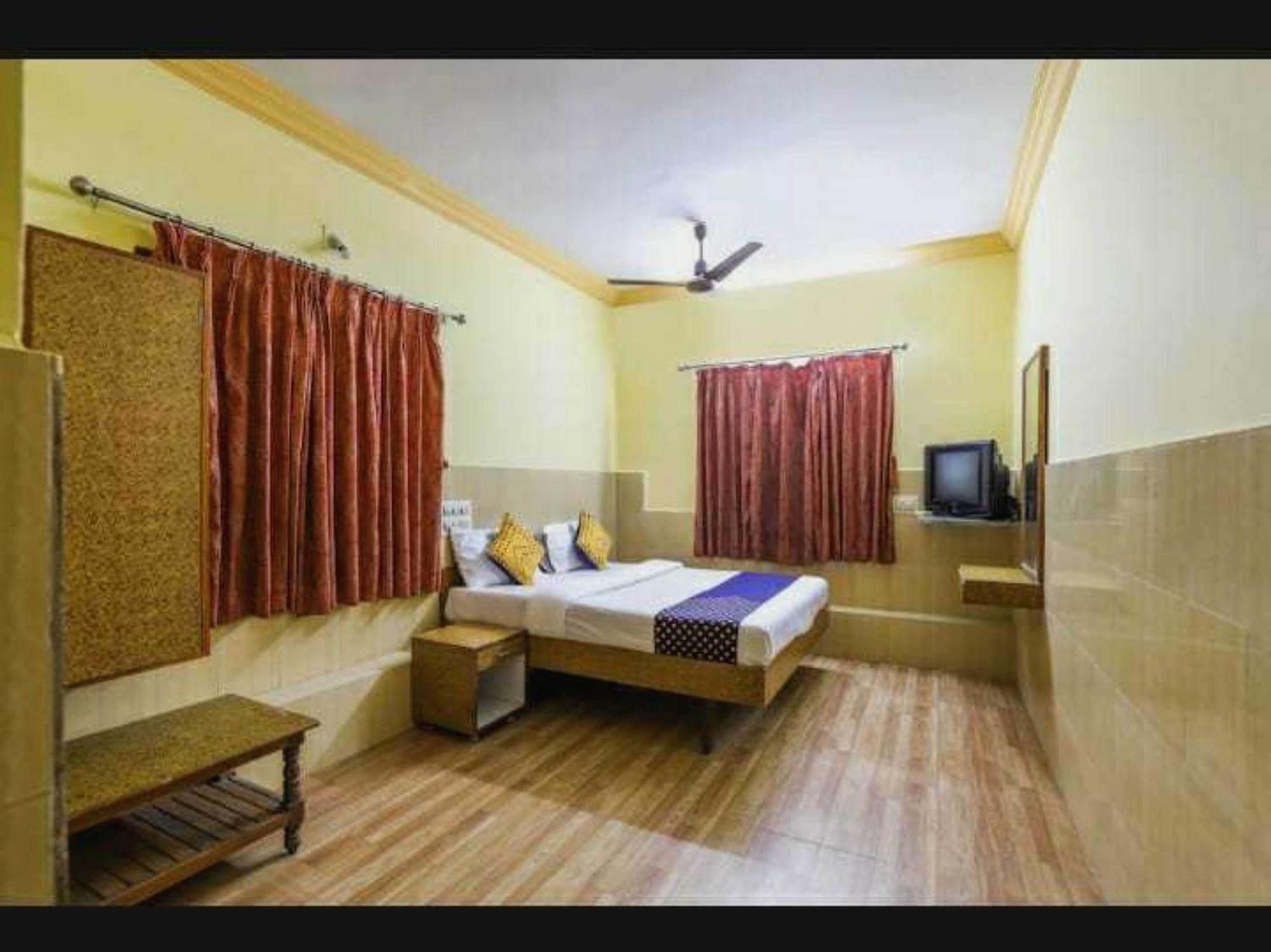 Oyo Hotel Apsara Guest House Ahmedabad Ngoại thất bức ảnh